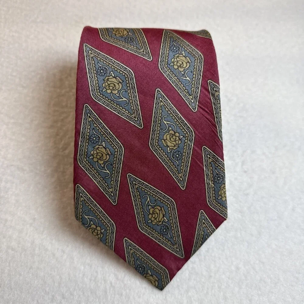 Vintage Bert Pulitzer Neck Tie Burgundy With Roses Pattern 100%‎ Silk 59